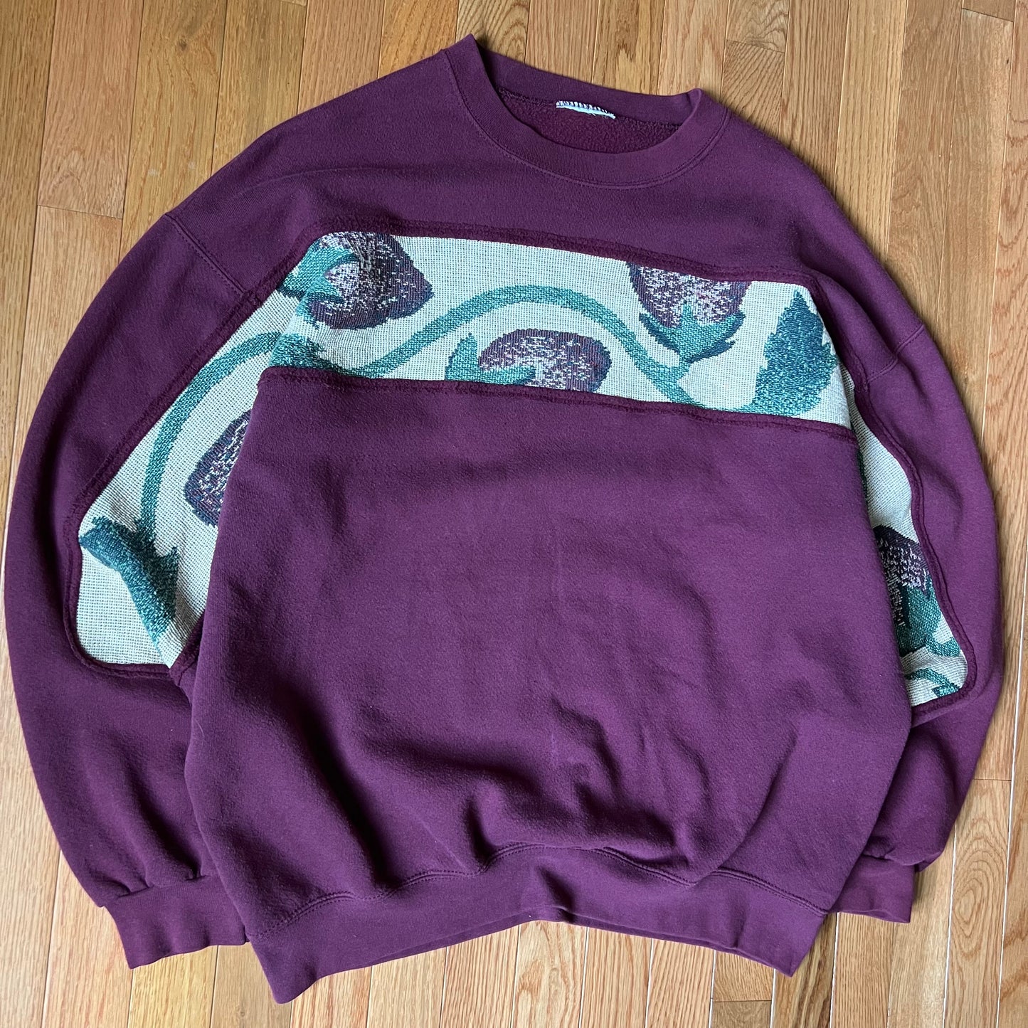 1 of 1 Reworked Strawberry Wrap Blanket Crewneck Size XL