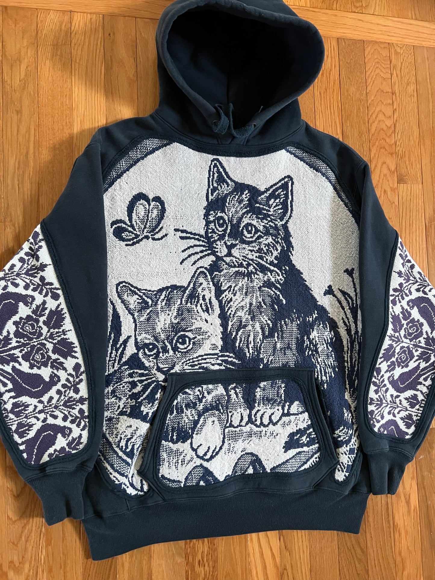 1 of 1 Reworked Garden Kitties Blanket Hoodie Size Large