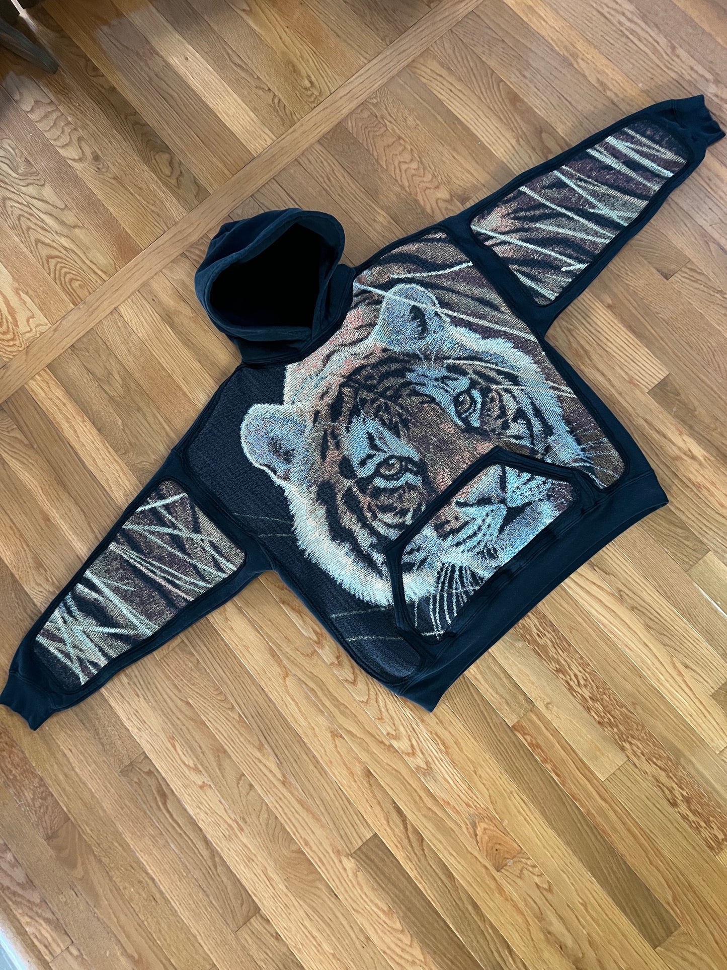 1 of 1 Reworked Tiger’s Gaze Blanket Hoodie Size XL