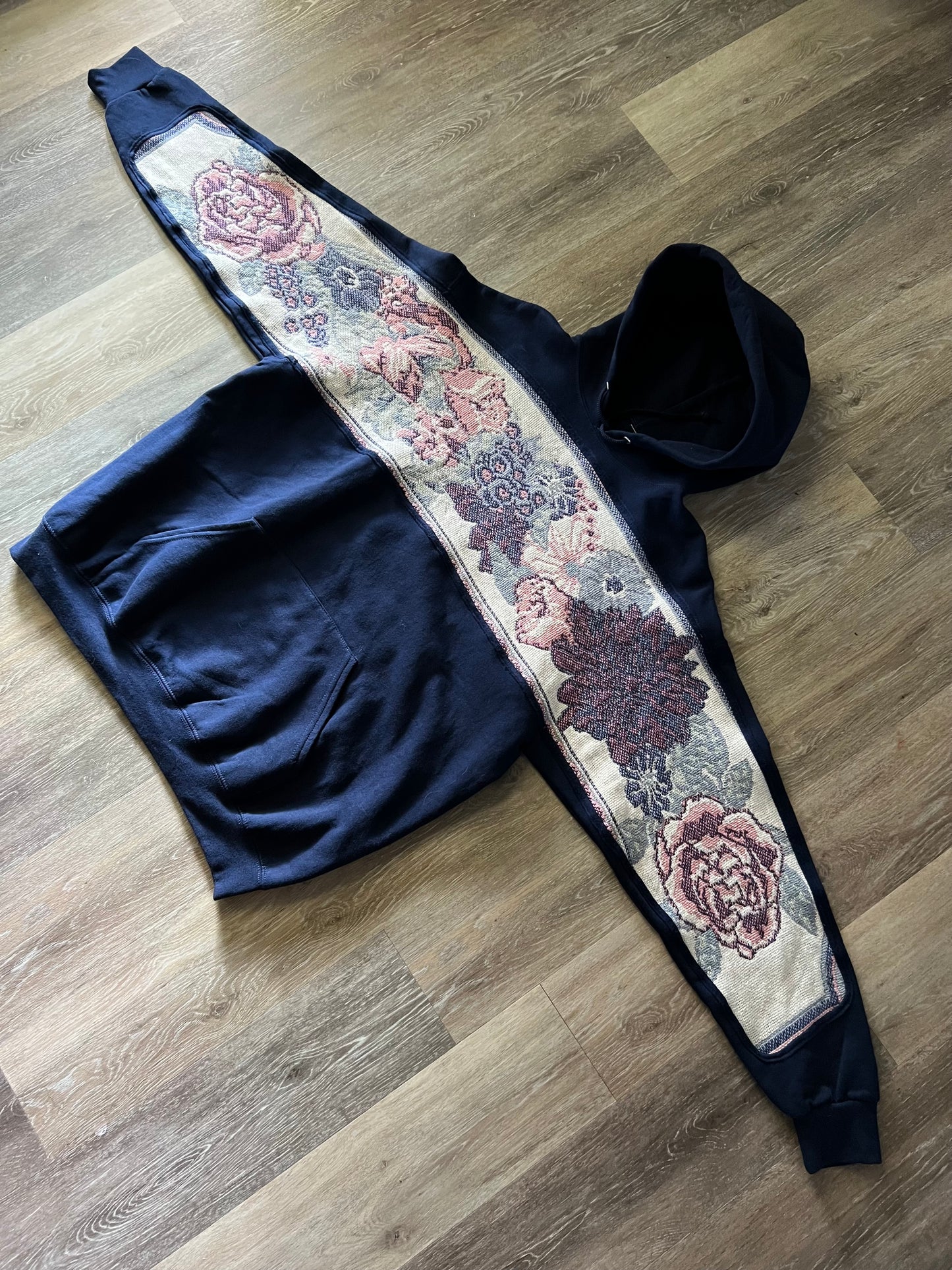 1 of 1 Reworked Flower Wrap Blanket Hoodie Size Large