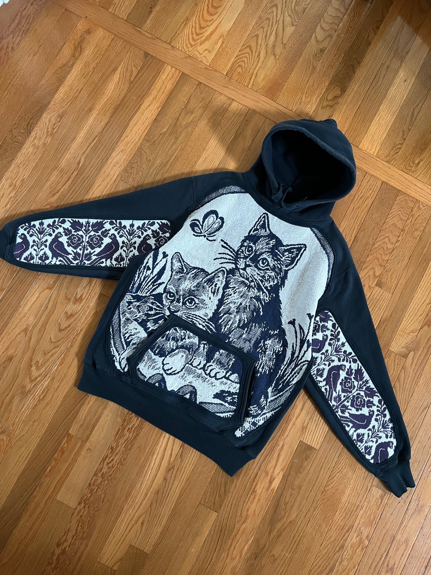 1 of 1 Reworked Garden Kitties Blanket Hoodie Size Large